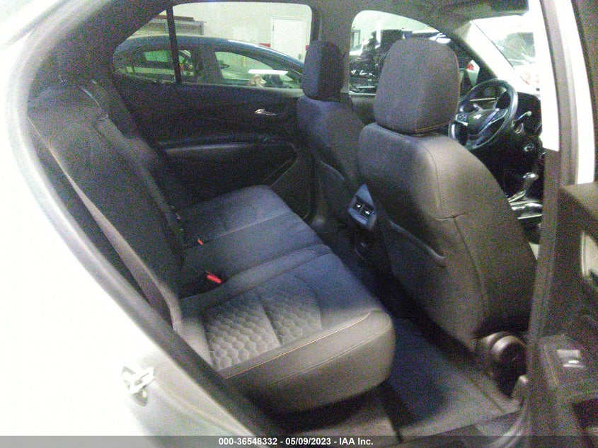 VIN 2GNAXJEV0J6233645 2018 CHEVROLET EQUINOX LT