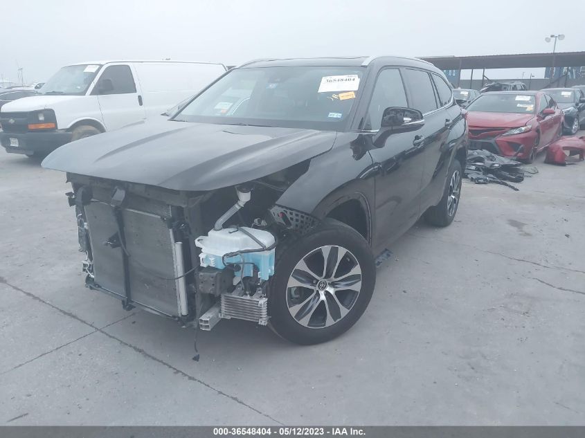 2022 TOYOTA HIGHLANDER XLE - 5TDGZRAHXNS114234