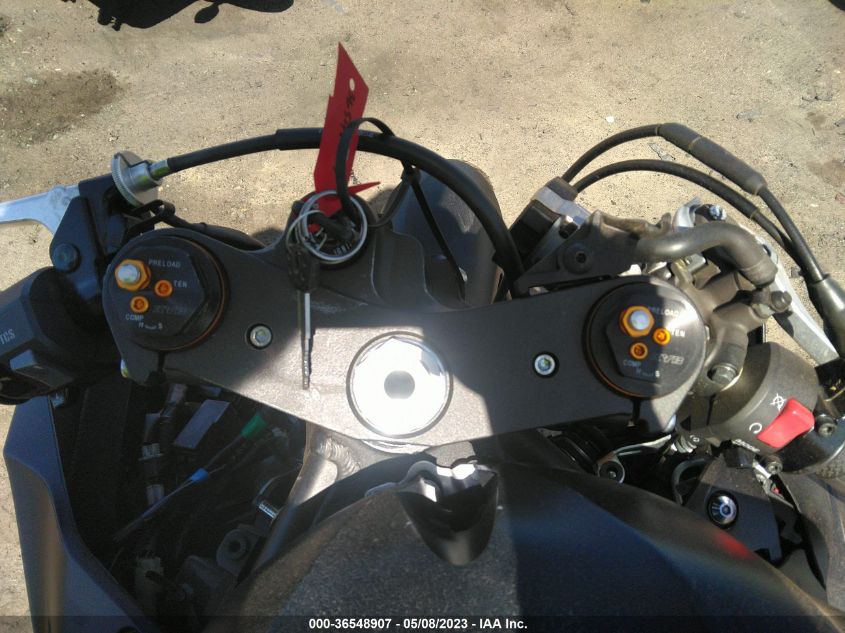 2017 YAMAHA YZFR6 C JYARJ28Y3HA000666