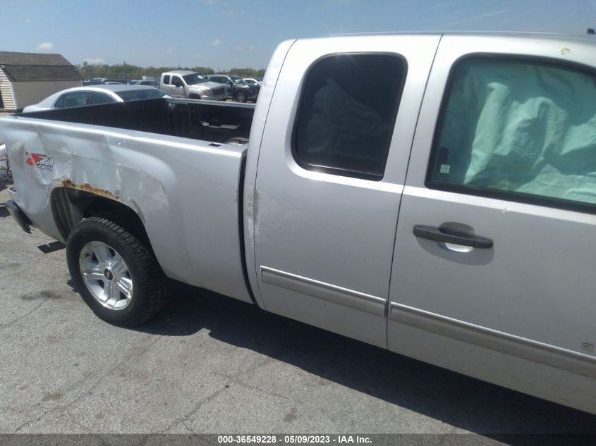2013 CHEVROLET SILVERADO 1500 LT - 1GCRKSE77DZ158680