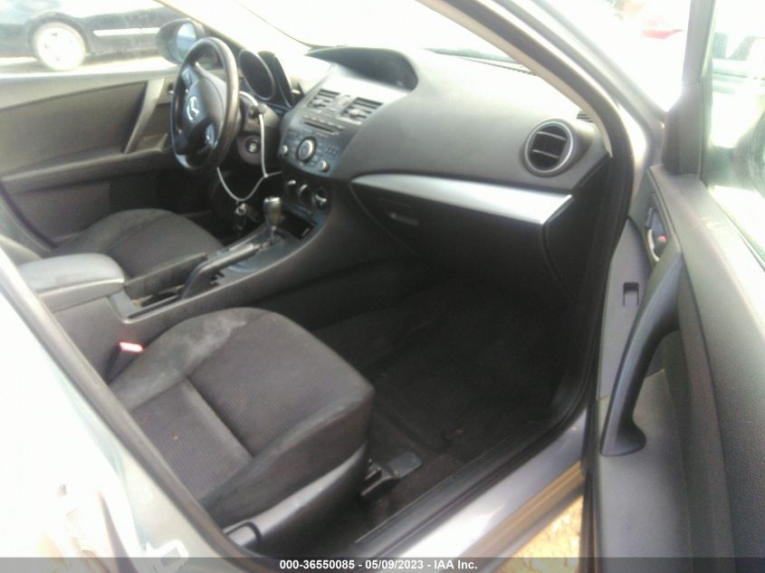 2013 MAZDA MAZDA3 I SPORT - JM1BL1U74D1760915