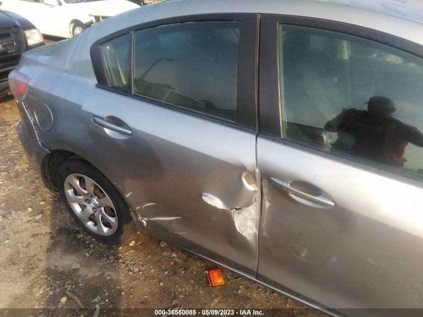 2013 MAZDA MAZDA3 I SPORT - JM1BL1U74D1760915