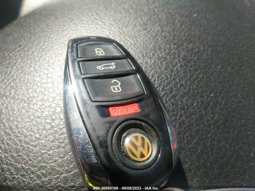 2013 VOLKSWAGEN TOUAREG EXEC WVGEP9BP9DD013582
