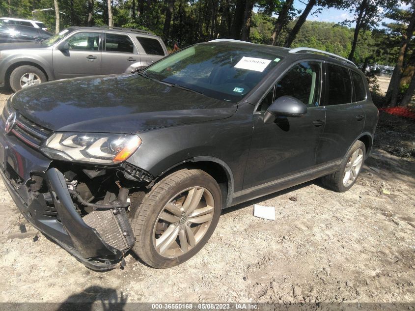 2013 VOLKSWAGEN TOUAREG EXEC WVGEP9BP9DD013582