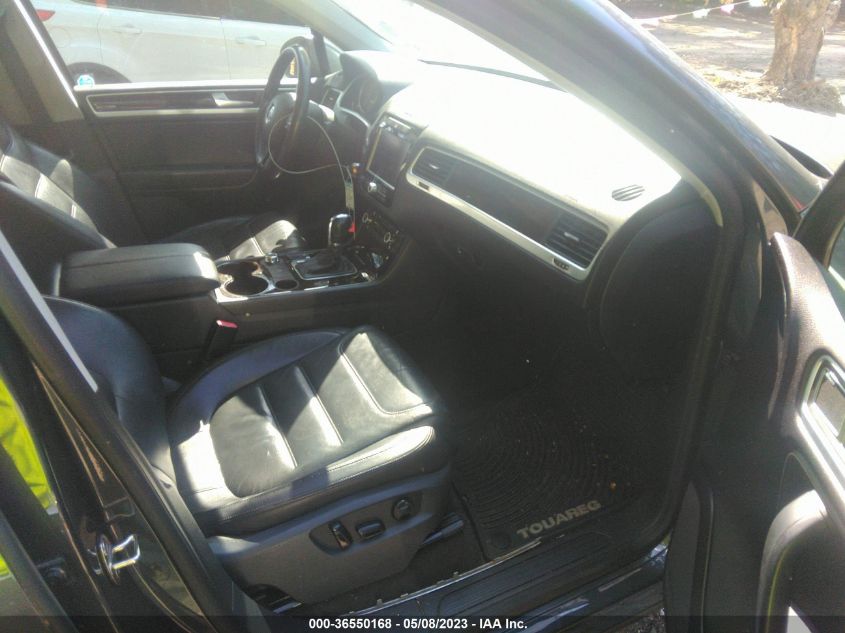 2013 VOLKSWAGEN TOUAREG EXEC WVGEP9BP9DD013582