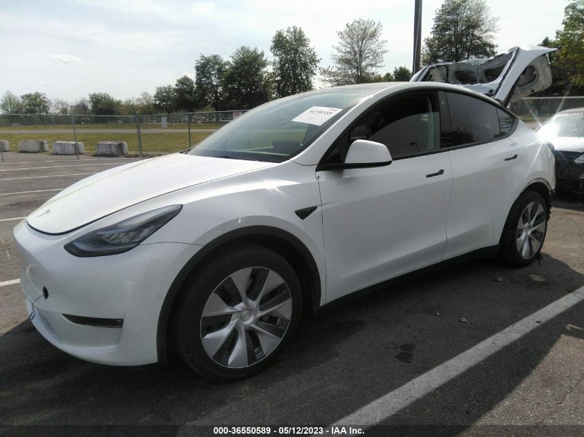 7SAYGAEE1NF382608 Tesla Model Y LONG RANGE 2