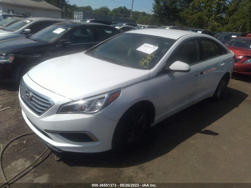 2016 HYUNDAI SONATA 2.4L SE - 5NPE24AF1GH344802