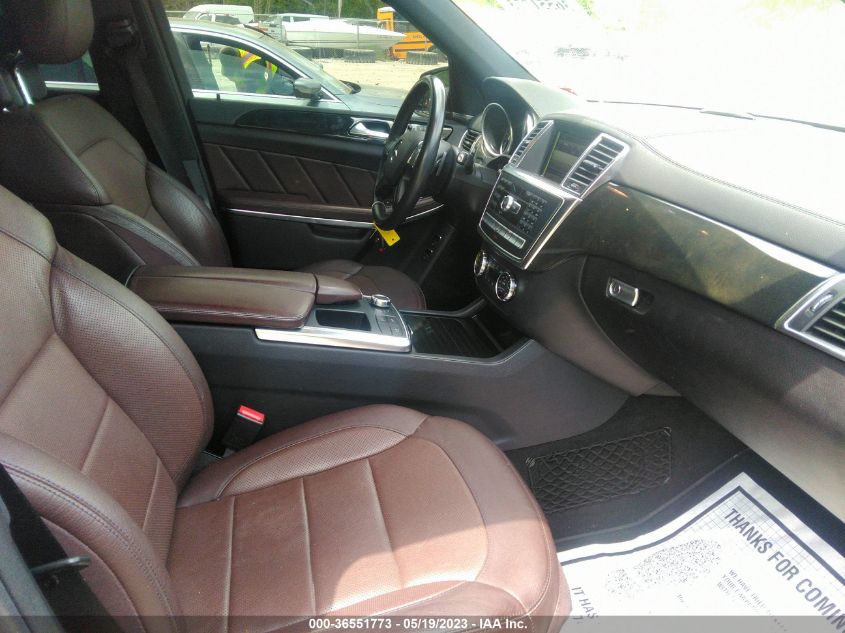 2016 MERCEDES-BENZ GL GL 550 - 4JGDF7DE2GA657400