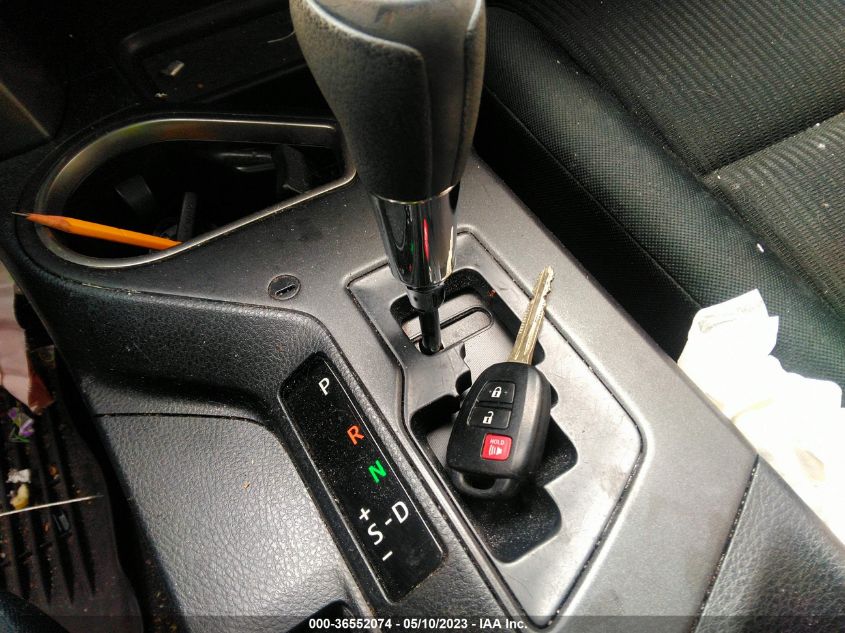 2018 TOYOTA RAV4 LE - JTMZFREV1JD129387