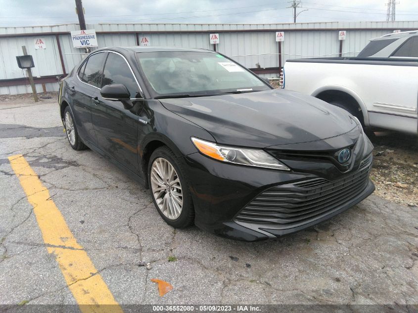 2018 TOYOTA CAMRY HYBRID XLE - 4T1B21HK2JU502755