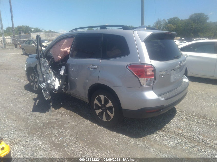 VIN JF2SJAJC5JH595646 2018 SUBARU FORESTER LIMITED