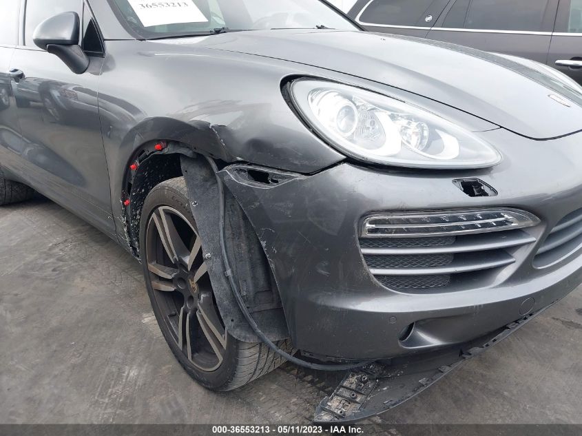 2013 PORSCHE CAYENNE - WP1AA2A2XDLA04525