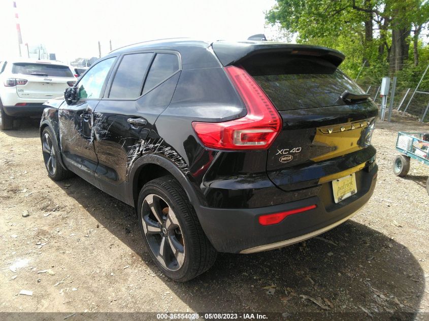 2020 VOLVO XC40 MOMENTUM YV4162UK1L2204404