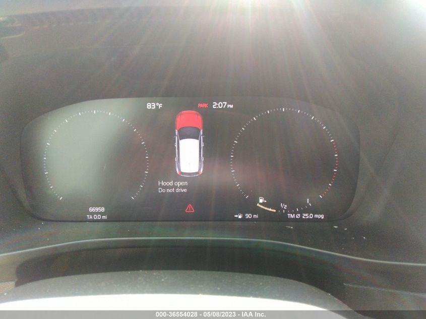 2020 VOLVO XC40 MOMENTUM YV4162UK1L2204404