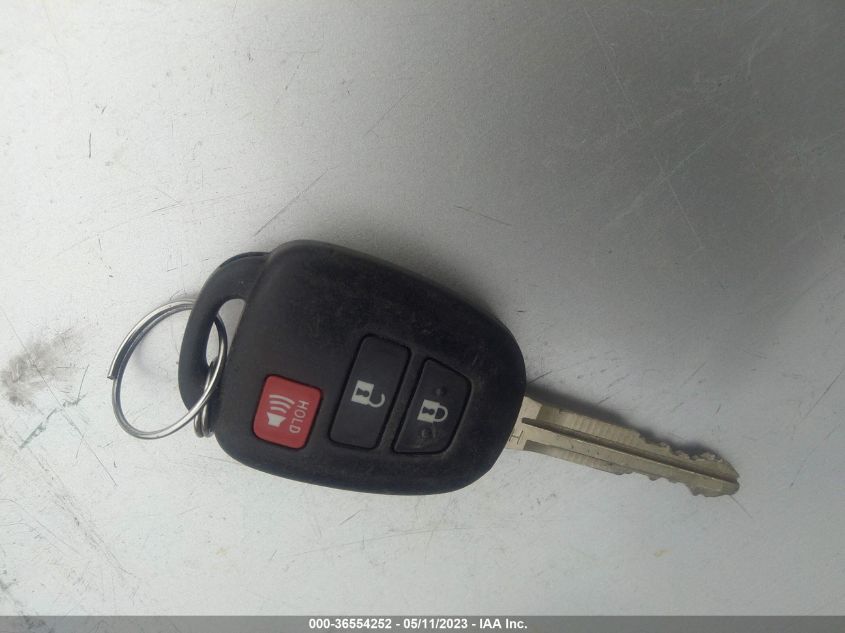 2015 TOYOTA RAV4 LE - JTMZFREV4FJ050529