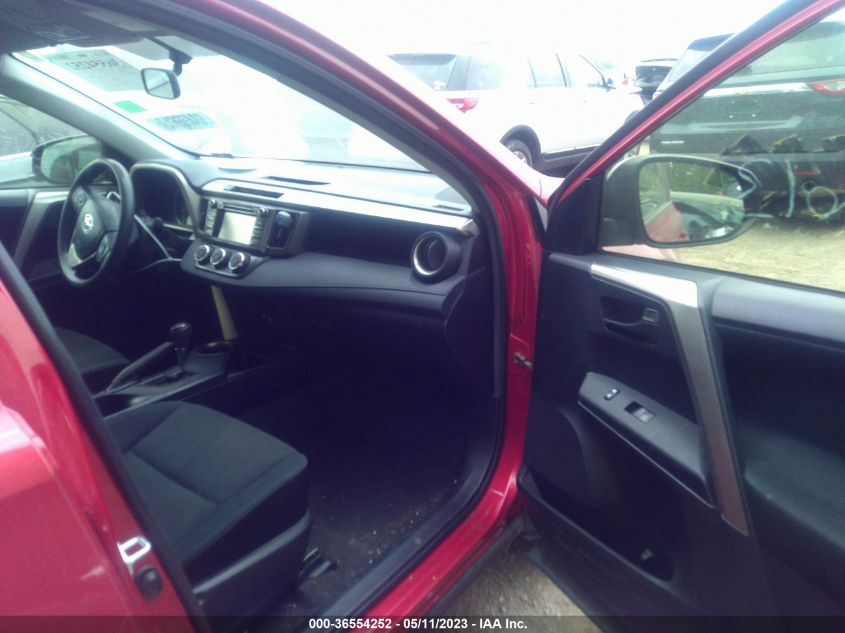 2015 TOYOTA RAV4 LE - JTMZFREV4FJ050529