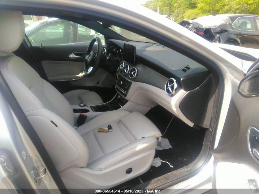 2019 MERCEDES-BENZ GLA GLA 250 - WDCTG4GB7KU008707