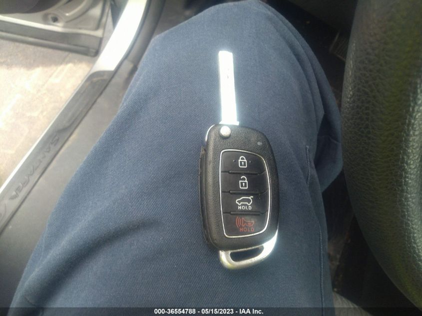 2017 HYUNDAI SANTA FE SE - KM8SMDHF7HU252034