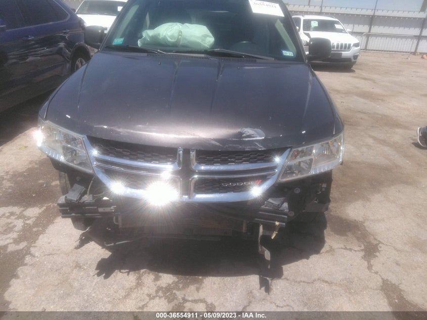 VIN 3C4PDCAB8JT158949 2018 DODGE JOURNEY SE