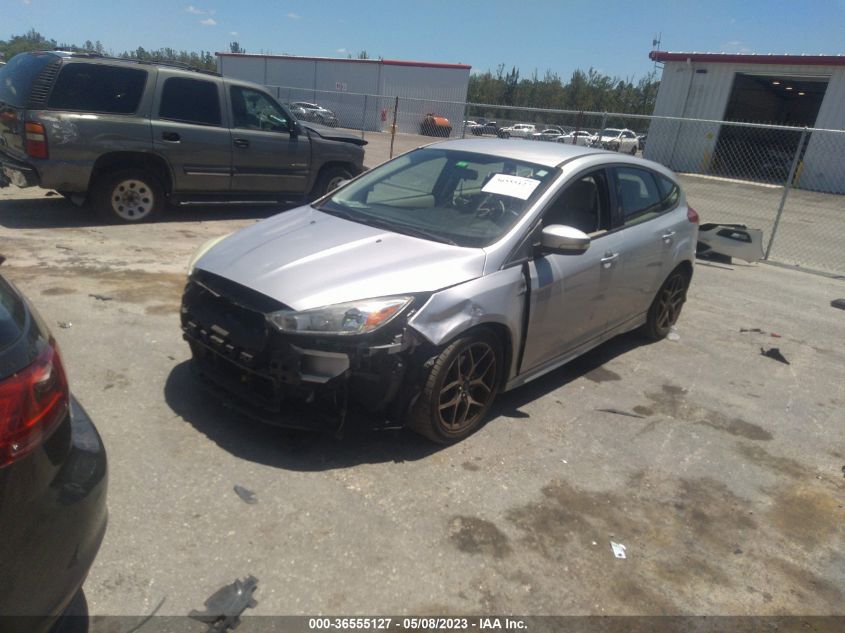 2015 FORD FOCUS SE - 1FADP3K25FL345647