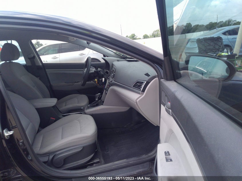 VIN 5NPD74LF2JH213797 2018 HYUNDAI ELANTRA SE