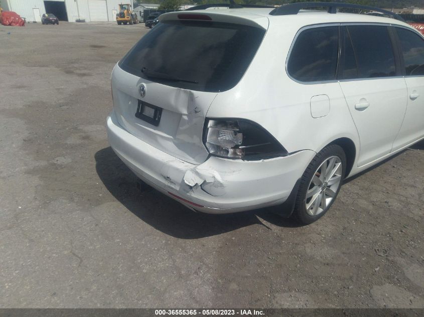 2014 VOLKSWAGEN JETTA SPORTWAGEN TDI W/SUNROOF & NAV - 3VWPL7AJ3EM622647