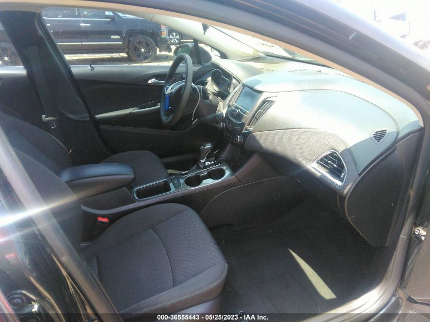2018 CHEVROLET CRUZE LT - 1G1BE5SM8J7224139