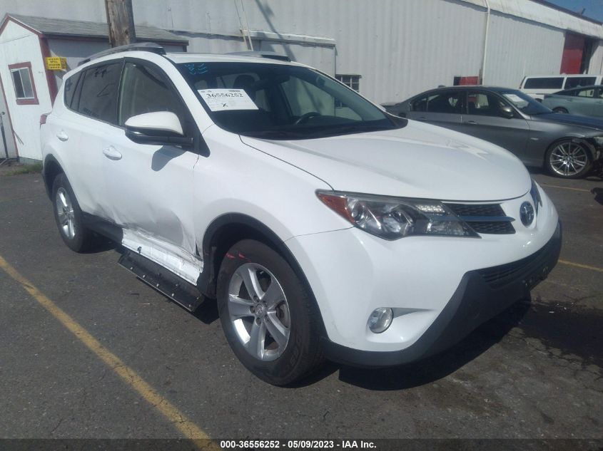 2014 TOYOTA RAV4 XLE - JTMRFREV3ED079985