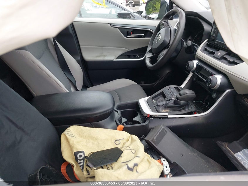VIN 2T3W1RFV8MC095182 2021 TOYOTA RAV4 XLE