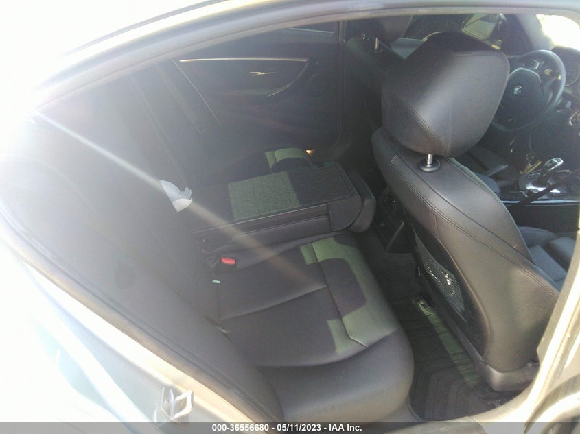 VIN WBA8B9C54JK677225 2018 BMW 3 SERIES 330I