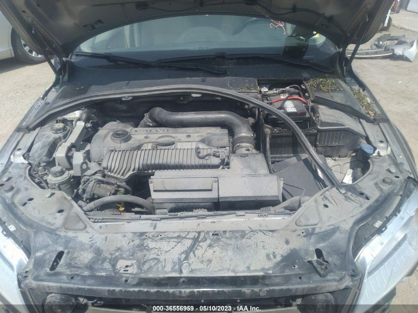 2016 VOLVO XC70 T5 PREMIER - YV4612NK5G1243561