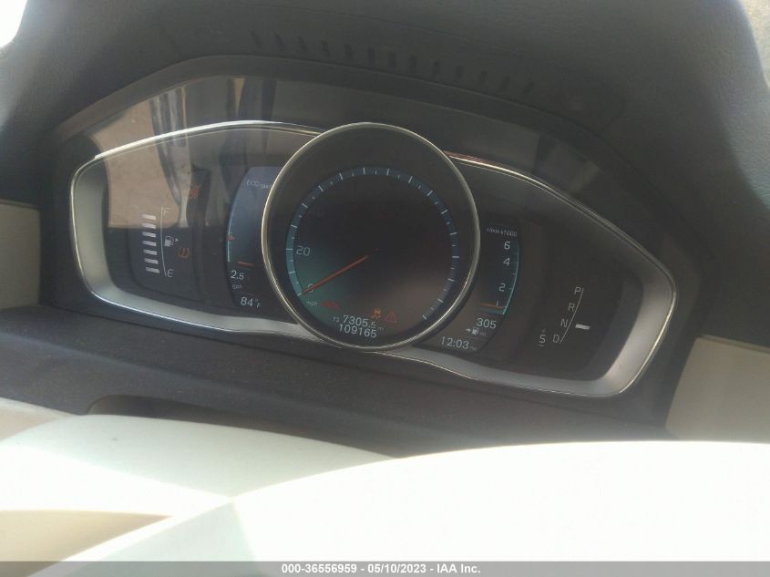 2016 VOLVO XC70 T5 PREMIER - YV4612NK5G1243561
