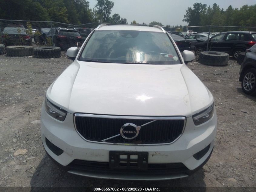 2020 VOLVO XC40 MOMENTUM YV4162UK2L2267947