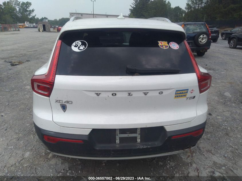 2020 VOLVO XC40 MOMENTUM YV4162UK2L2267947