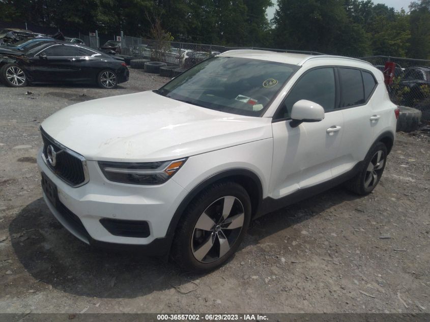 2020 VOLVO XC40 MOMENTUM YV4162UK2L2267947