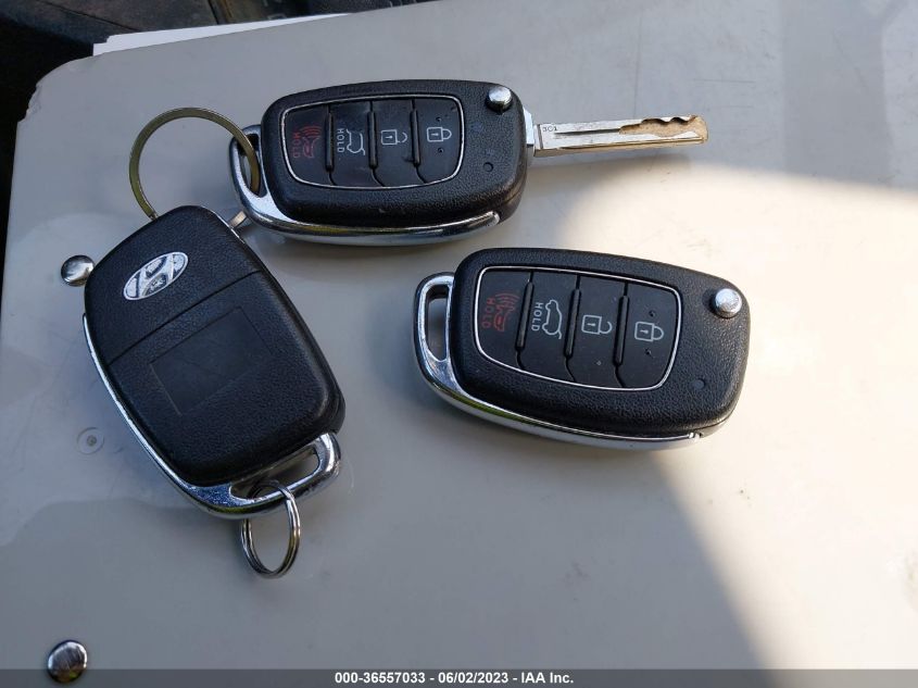 2019 HYUNDAI TUCSON SE - KM8J23A40KU868914