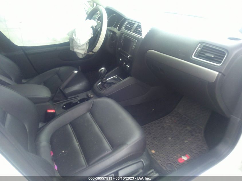 2017 VOLKSWAGEN JETTA 1.4T SE - 3VWDB7AJ9HM330088