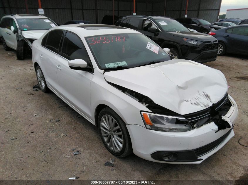 2013 VOLKSWAGEN JETTA SEDAN TDI W/PREMIUM/NAV - 3VWLL7AJ2DM238274