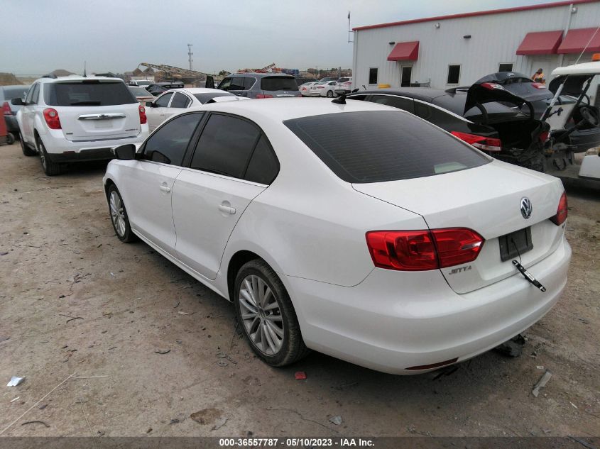 2013 VOLKSWAGEN JETTA SEDAN TDI W/PREMIUM/NAV - 3VWLL7AJ2DM238274