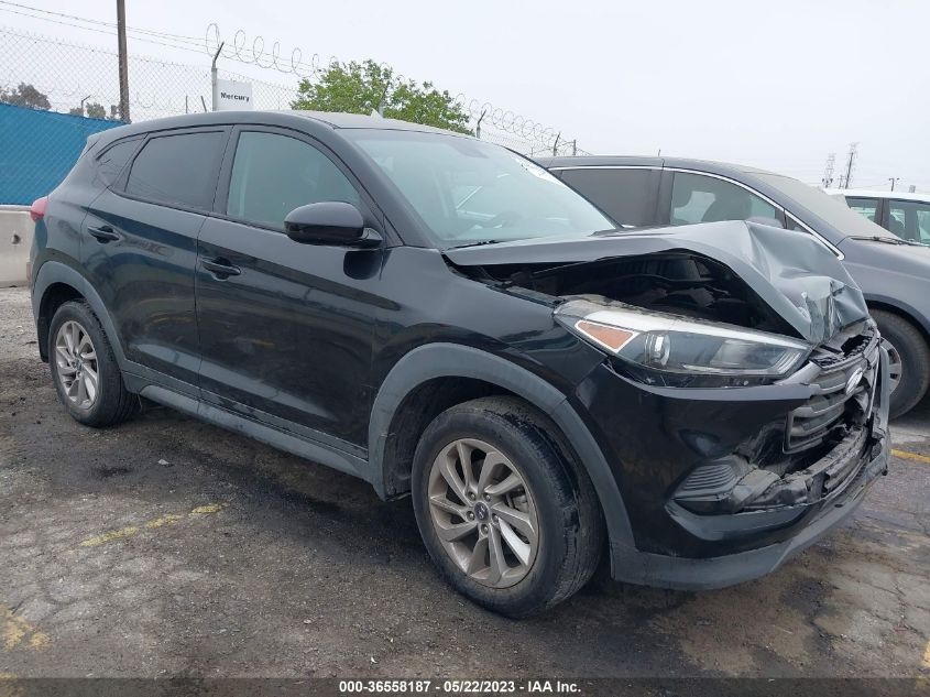 2017 HYUNDAI TUCSON SE - KM8J23A48HU278016