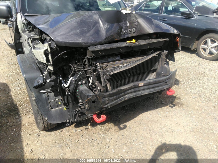 VIN ZACCJBCB1JPH44348 2018 JEEP RENEGADE TRAILHAWK
