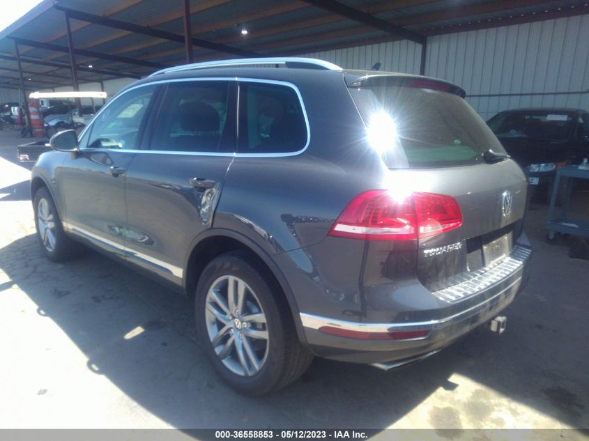 2016 VOLKSWAGEN TOUAREG LUX WVGEF9BP5GD010816