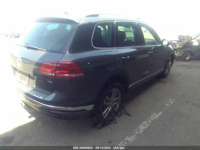 2016 VOLKSWAGEN TOUAREG LUX WVGEF9BP5GD010816