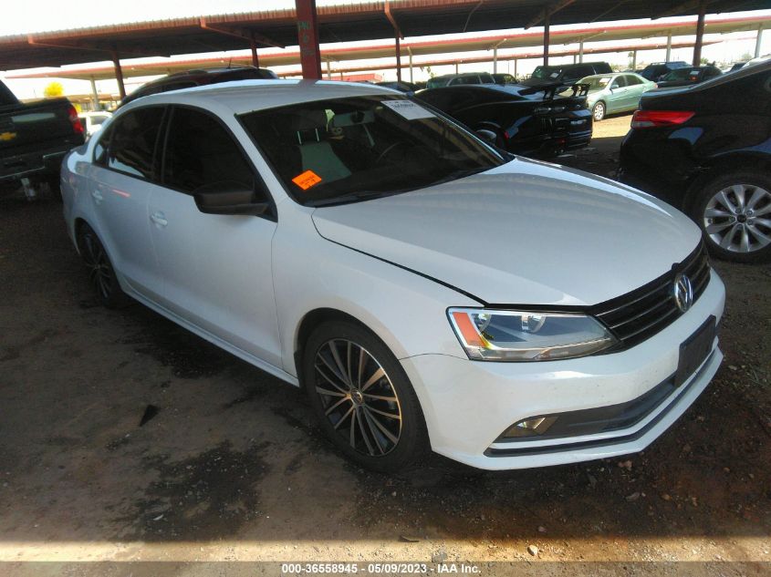 2015 VOLKSWAGEN JETTA SEDAN 1.8T SPORT - 3VWD17AJ1FM427642