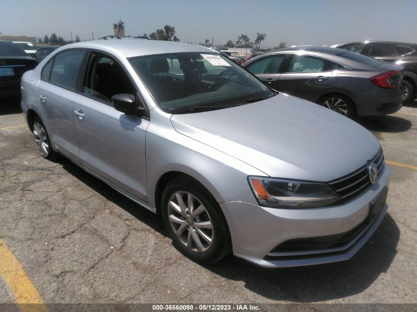 2015 VOLKSWAGEN JETTA SEDAN 1.8T SE - 3VWD17AJ3FM211081