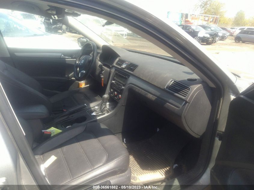 2014 VOLKSWAGEN PASSAT WOLFSBURG ED - 1VWAP7A35EC005411