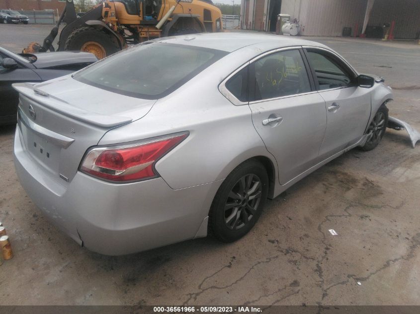 VIN 1N4AL3AP7FC466241 2015 NISSAN ALTIMA no.4