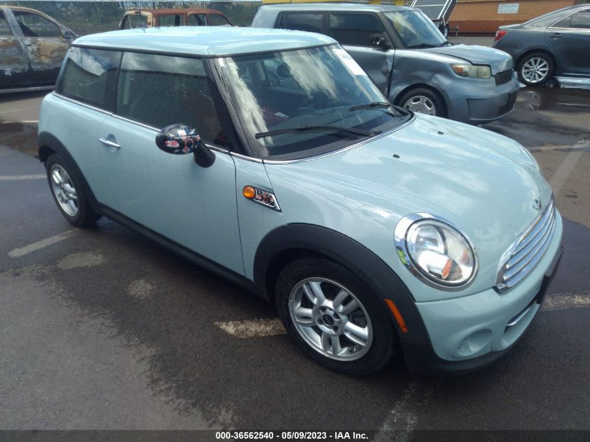 2013 MINI COOPER HARDTOP - WMWSU3C54DT687202