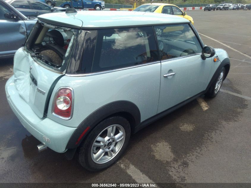 2013 MINI COOPER HARDTOP - WMWSU3C54DT687202