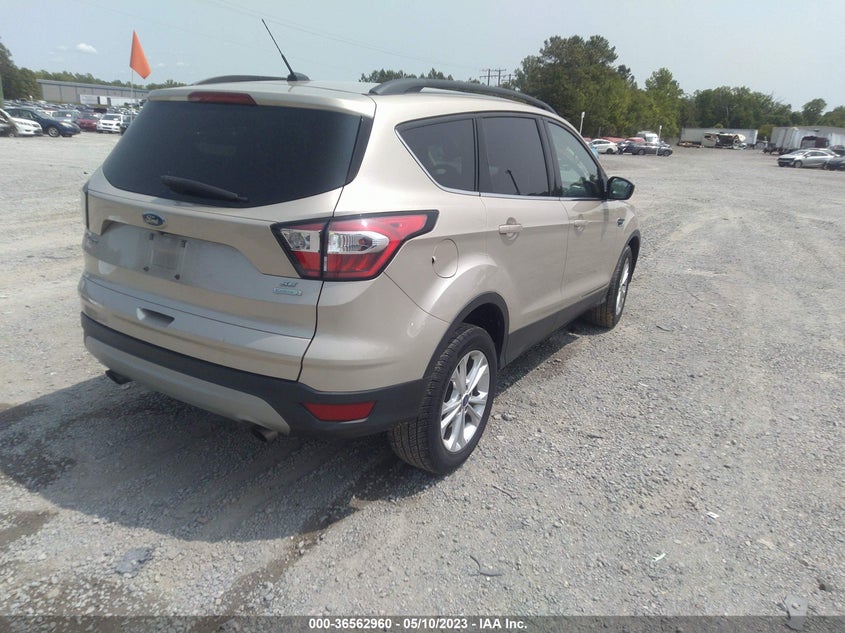 VIN 1FMCU0GD3JUC88984 2018 FORD ESCAPE SE